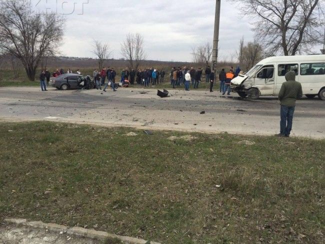 Водитель автомобиля Volkswagen, который врезался в маршрутное такси 191, скончался.