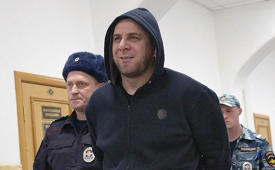 Осужденный за убийство Немцова попросил заменить срок принудительными работами.