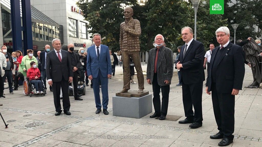 В Германии открыли памятник Горбачеву.