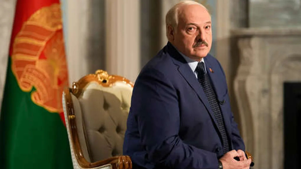 Лукашенко пообещал ликвидировать партии за «уход влево, уход вправо».