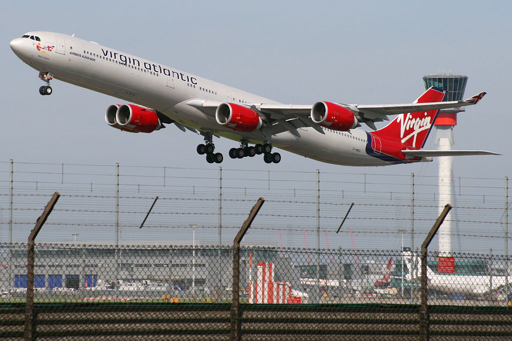 Пилот самолета A340 авиакомпании Virgin Atlantic был вынужден прервать рейс в Нью-Йорк.