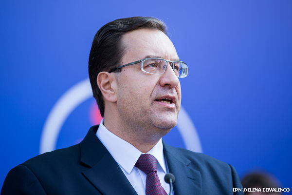 Fracțiunea PDM a adoptat unanim decizia de a-i primi în grupul parlamentar democrat pe cei 14 deputați ai Platformei social-democrate. 