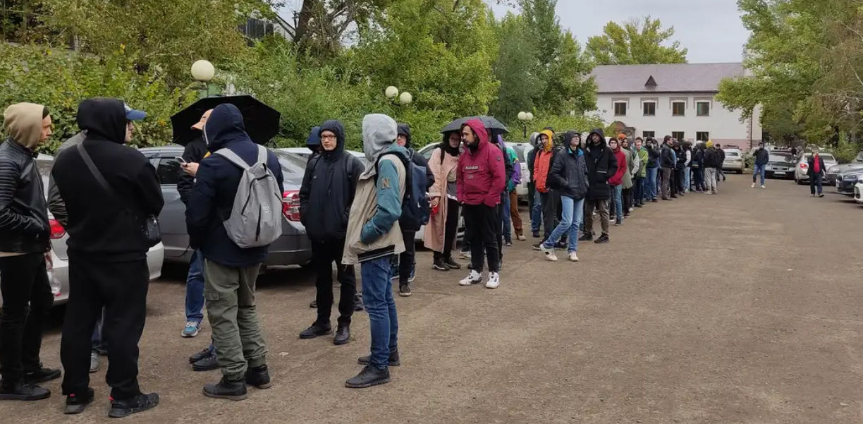 В 2023 году 68 тысяч россиян получили иностранные ВНЖ.