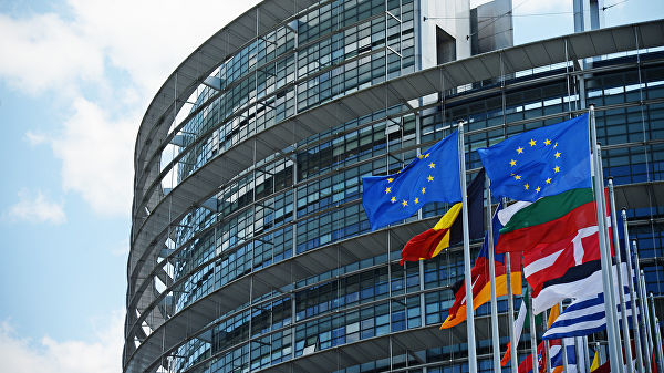 Европарламент предложил создать "черный список" радикальных проповедников.
