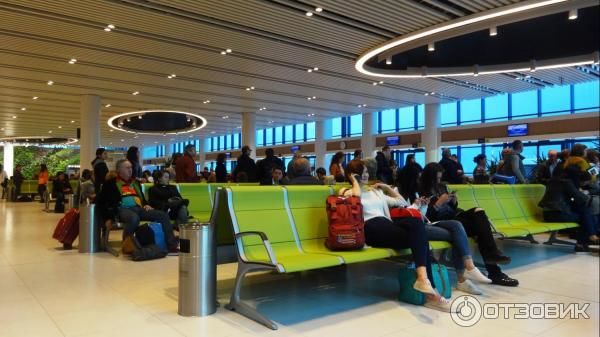 Двое иностранцев пытались пересечь границу Молдовы по фальшивым документам.