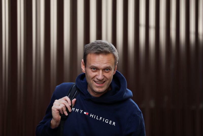 Адвокат Навального сообщила, что он не приходил в сознание.