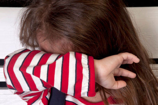 Trei bărbaţi, suspectaţi pentru distribuirea pornografiei infantile. Foto: 7est.ro