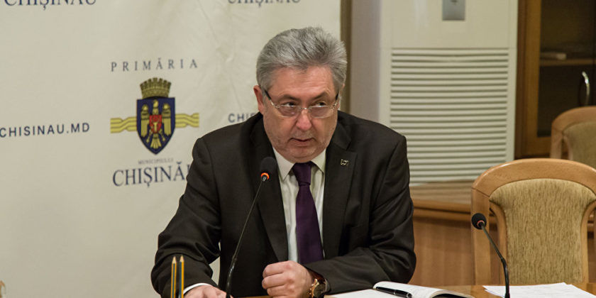 Nistor Grozavu declară că nu deține decît un singur imobil. 