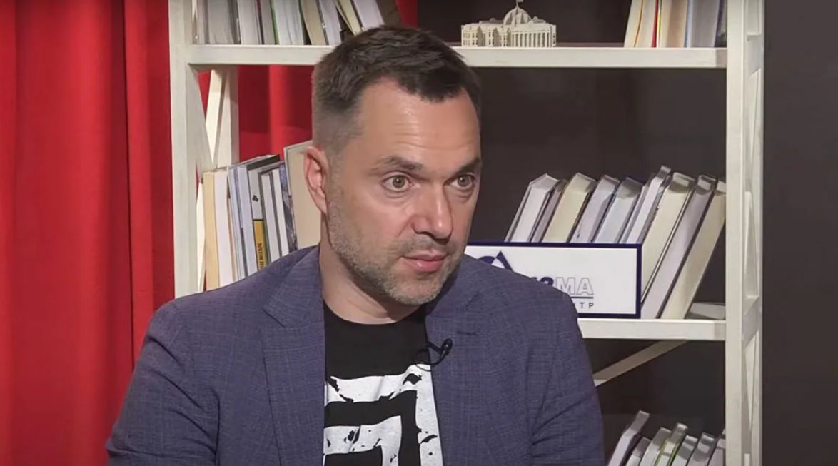 Арестович: "Укроборонпром" покажет новое оружие, мы такое увидим.