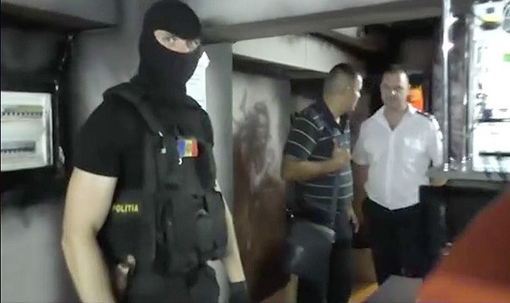 Descinderi în mai multe instituţii de agrement. Nereguli depistate