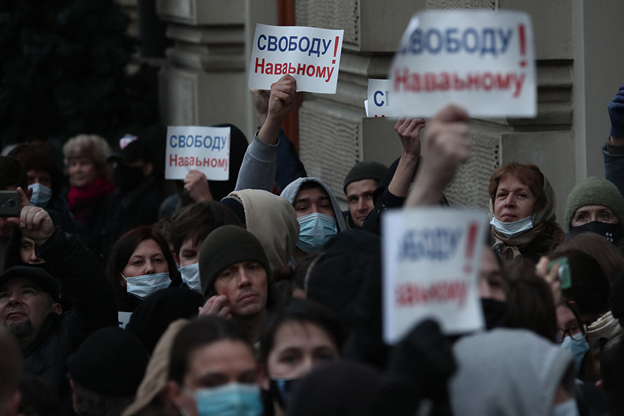Эксперты ООН призвали отпустить Алексея Навального на лечение за рубеж.