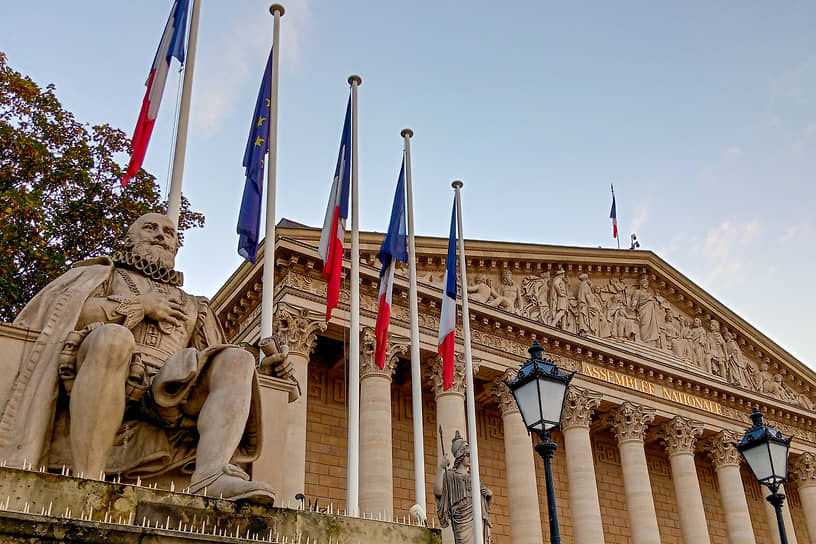 Парламент Франции единогласно отменил закон о рабстве, который действовал с XVII века.
