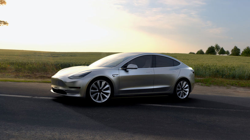 Желающим купить самую доступную модель Tesla - Model 3 - предстоит ждать минимум до середины 2018 года.