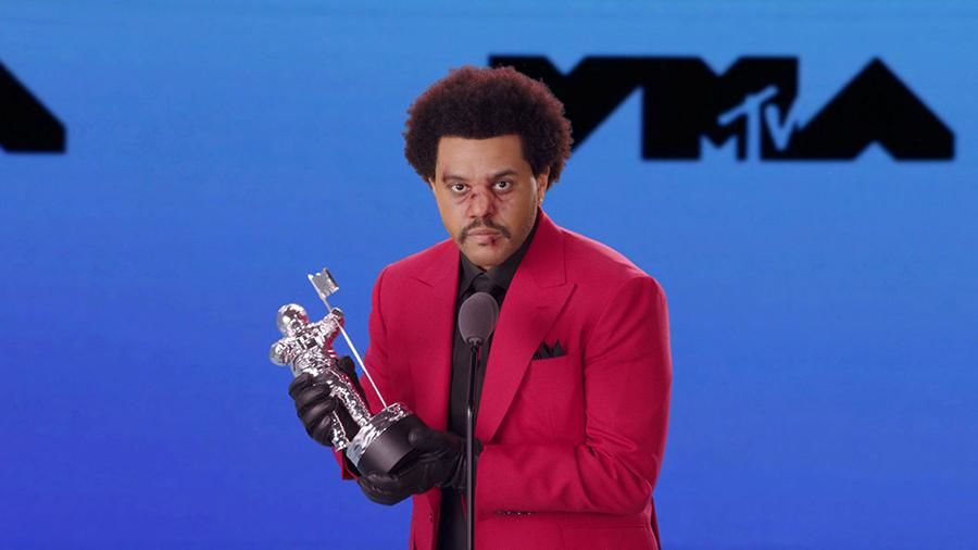 Певец The Weeknd получил главный приз MTV Video Music Awards 2020 года.