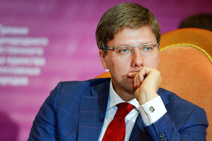 Мэр Риги назвал огромной ошибкой перевод школ на латышский язык.