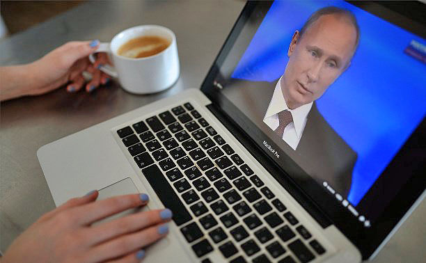 Putin a semnat, la finalul săptămânii trecute, o lege prin care este interzis anonimatul pe internet, în Rusia. 