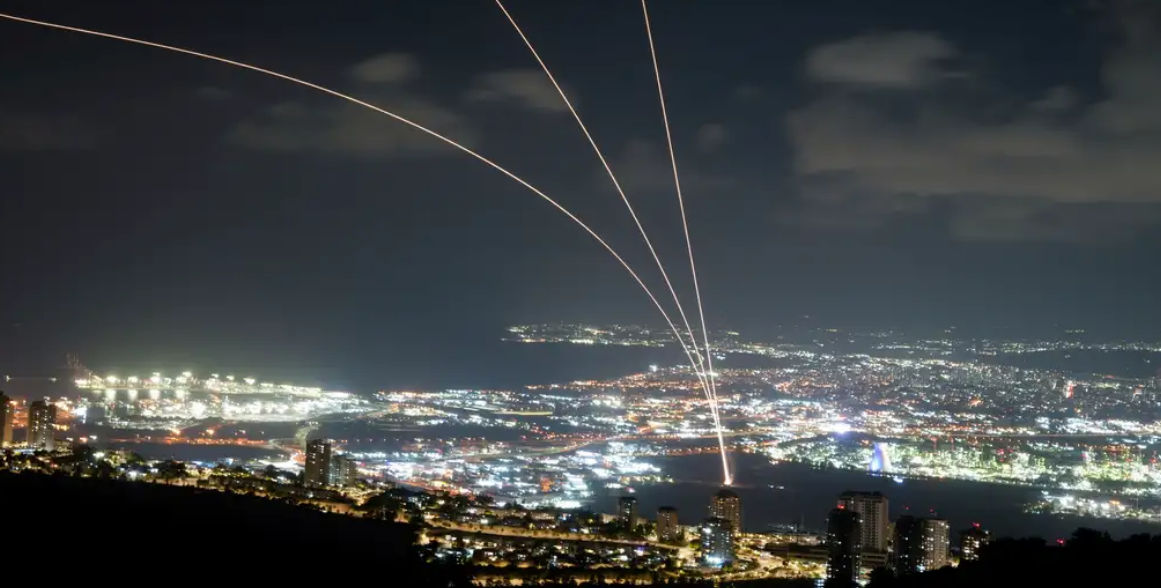 O rachetă Hezbollah a ajuns pentru prima dată în regiunea Tel Aviv-ului.