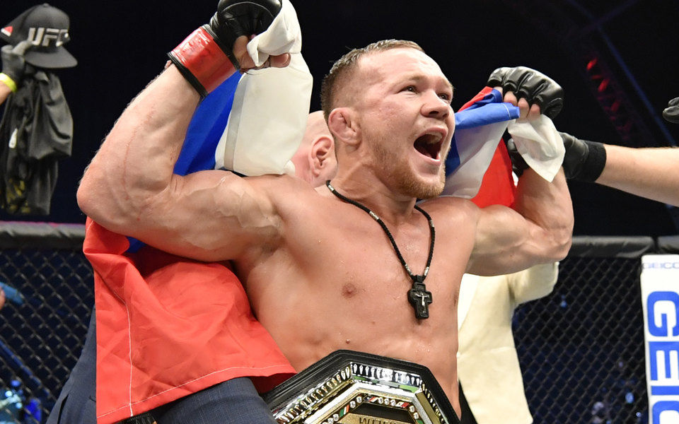 Пётр Ян стал вторым после Хабиба Нурмагомедова чемпионом UFC из России. Фото: usatoday.com.