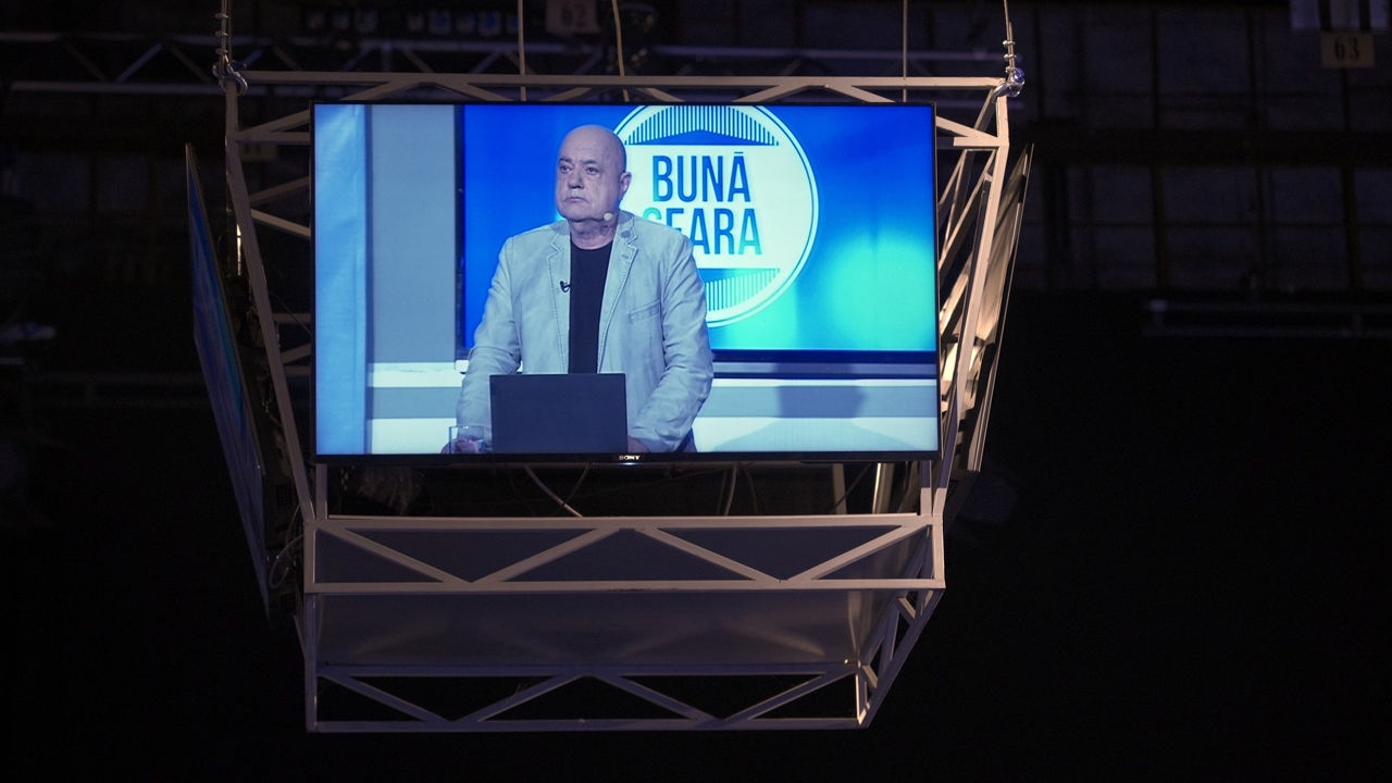 Surdu, dezamăgit de actuala clasă politică și are în plan să plece din țară.