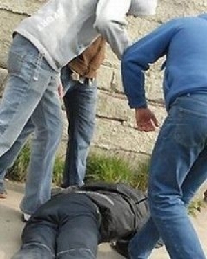 În urma bătăii, victimele s-au ales cu diferite leziuni corporale. Acestea au depus plângere la Procuratura raională.