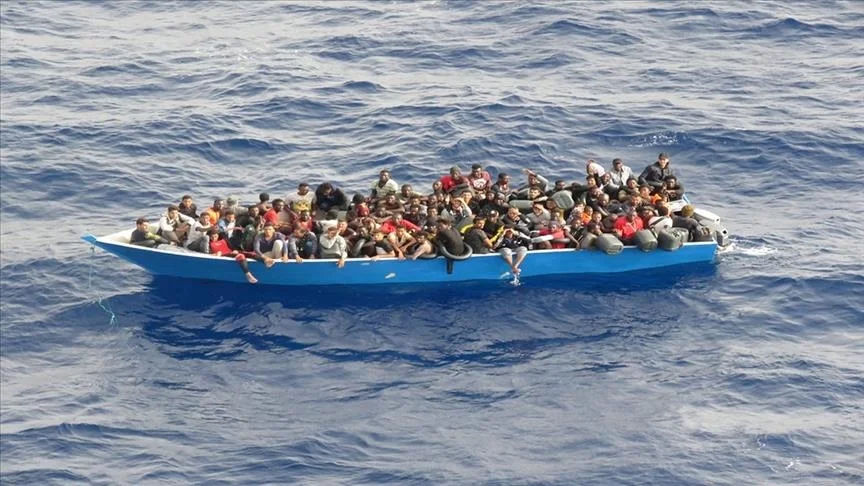 Grecia suspendă primirea cererilor de azil din partea migranților din Africa de Nord.