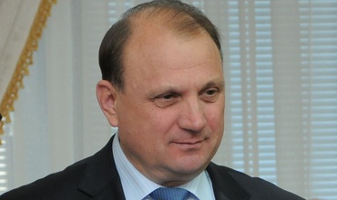 В Москве Бумаков встретится с главой российской санитарной службы Анной Поповой. Чиновники обсудят возобновление поставок молдавского вина в Россию.