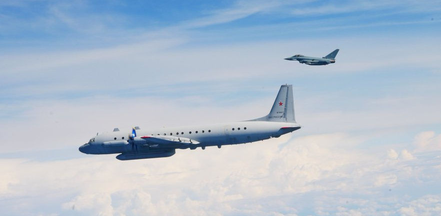 Forțele aeriene suedeze și germane s-au grăbit să intercepteze avioanele rusești peste Marea Baltică.
