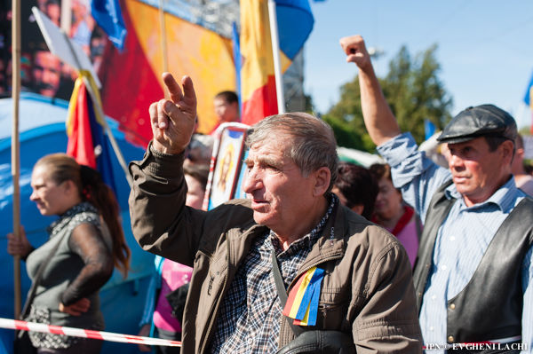 Protestele preconizate pentru miercuri, 13 ianuarie, în legătură cu desemnarea candidatului la funcţia de premier, ar putea să depăşească normele legale.