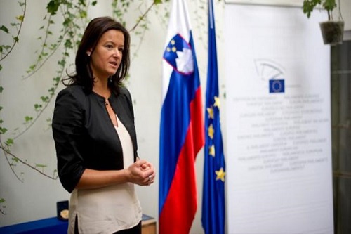 Европарламент примет решение до очередных выборов в мае, а вступит в силу оно спустя 20 дней.