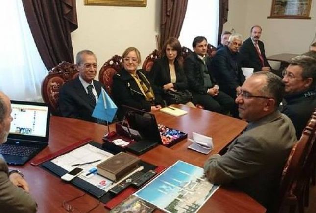 Руководитель турецкой делегации в Крыму Мехмет Ускюль заявил, что доволен тем, как живут крымские татары.Фото: gigamir.net