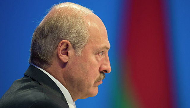 Лукашенко призвал СНГ сосредоточиться на "постсоветских" конфликтах.