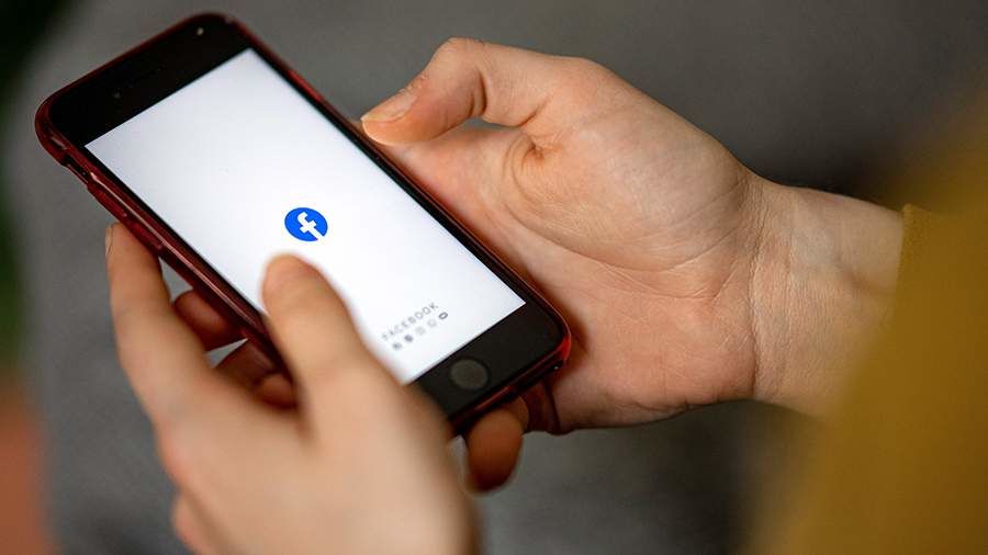 В России суд признал законным штраф Facebook за отказ удалить запрещенный контент.