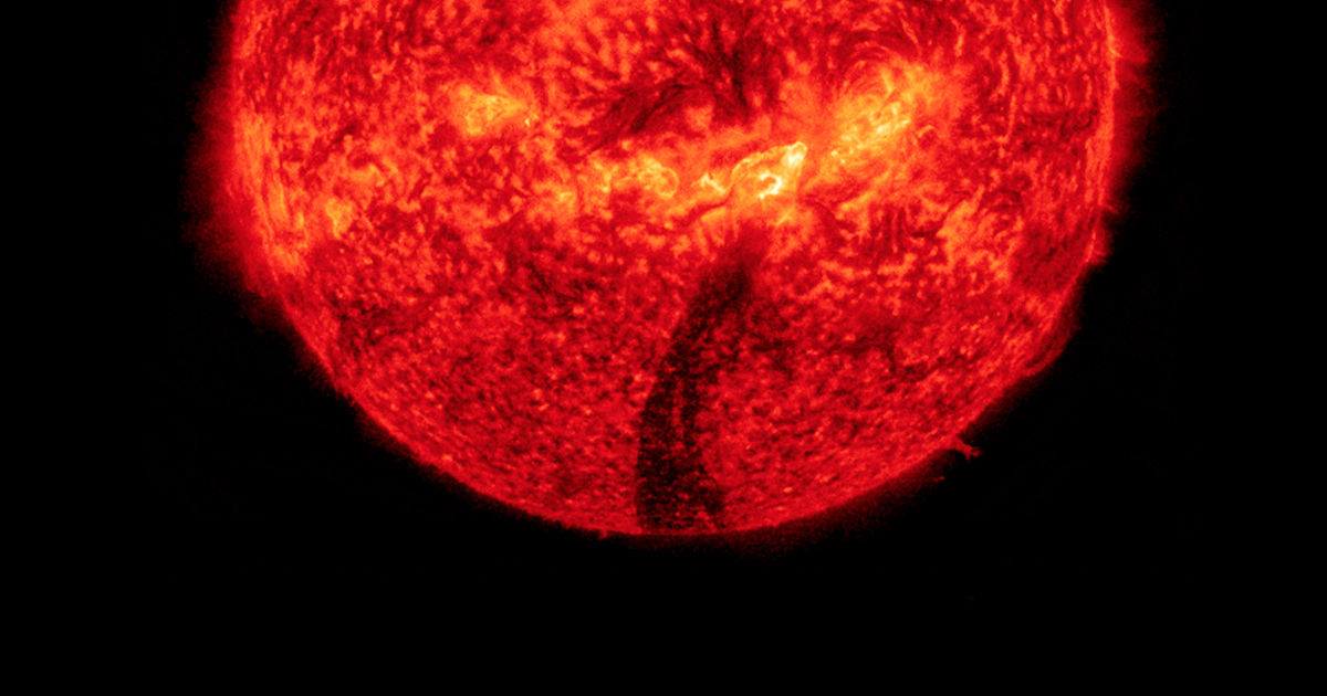 O erupție de plasmă neagră a avut loc pe Soare.