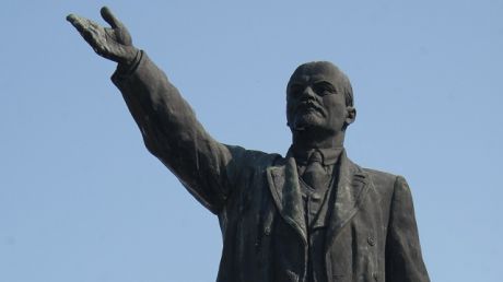 Памятник Владимиру Ленину.
