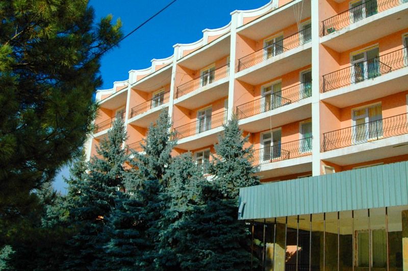Санаторно-курортное лечение получат ветераны и застрахованные лица.