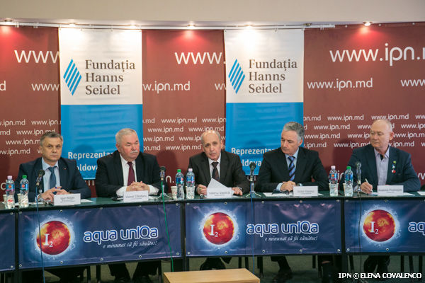 Dezbateri. Armata profesionistă: motive, beneficii, riscuri