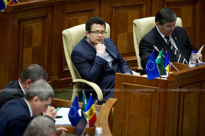 Deputatul susține că odată cu lansarea acestor proteste şi guvernarea a intrat într-un proces politic mai activ, fiind activizate nişte procese interne care să dea rezultate.