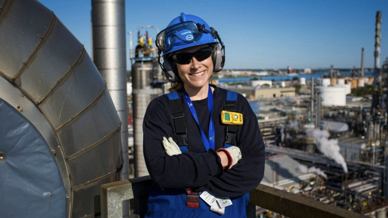 Companiile energetice caută peste 250 de angajați cu salarii de până la 26.000 de lei pe lună.