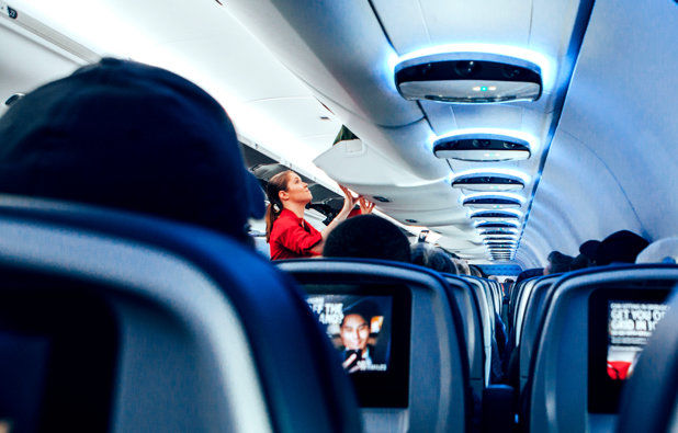 O tânără a renunţat la jobul de stewardesă, pentru a se face influencer