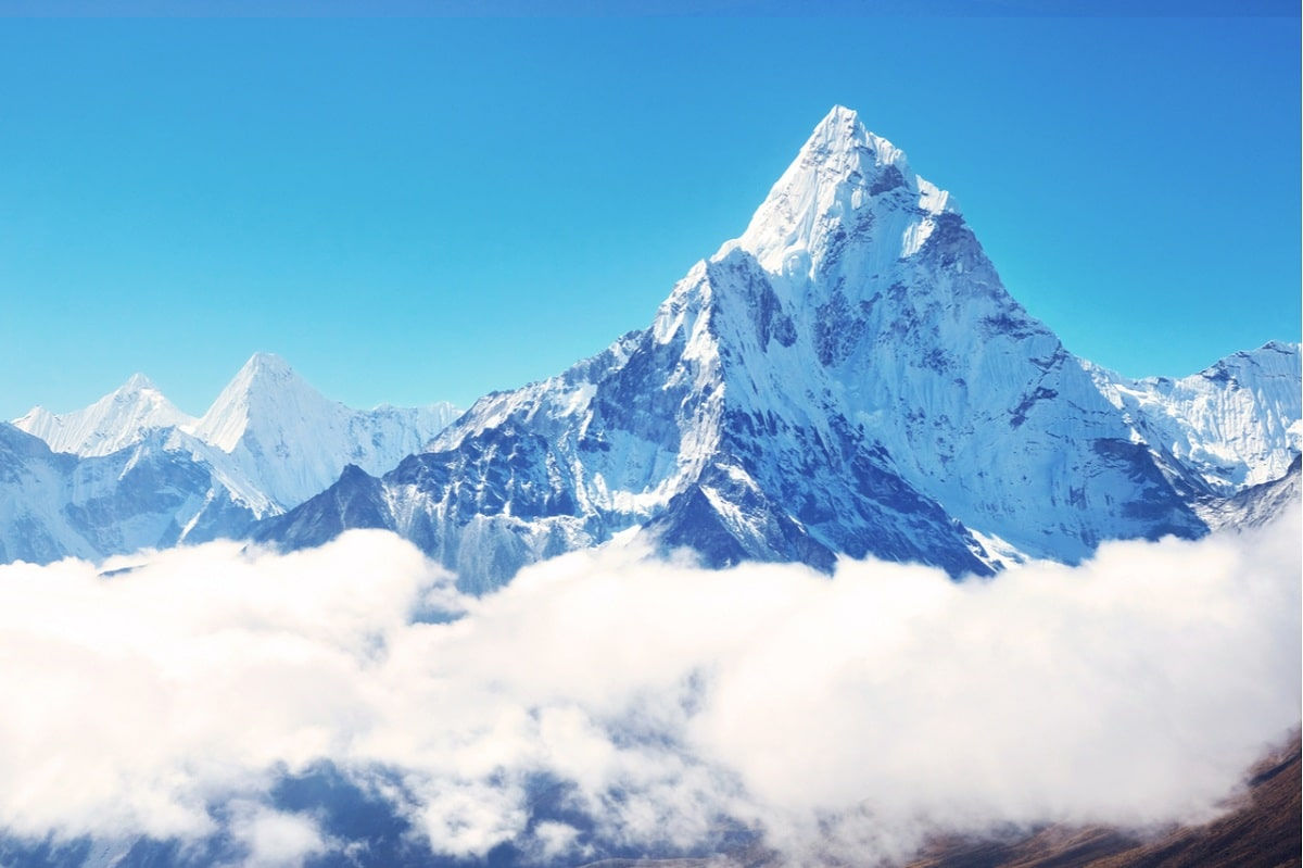 Studiu: Topirea ghețarului Everest va lăsa milioane de oameni fără apă.