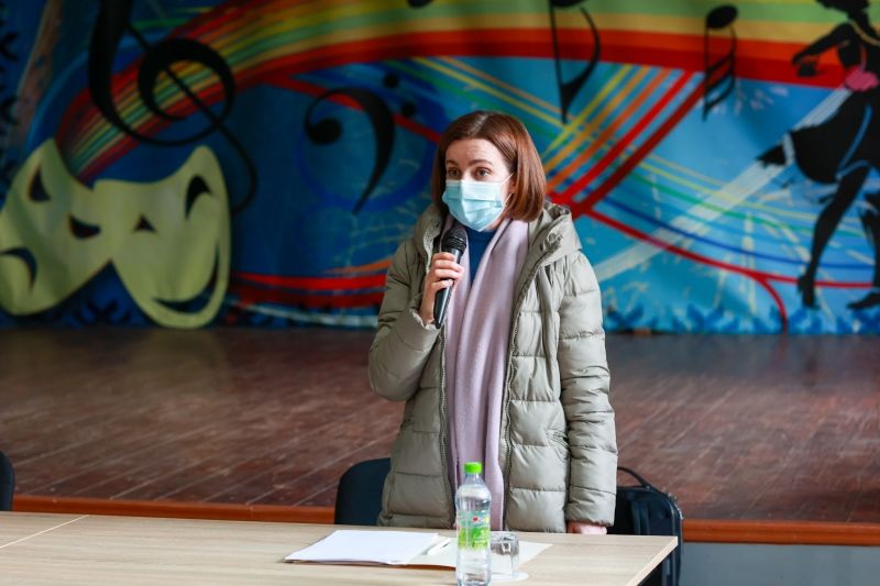 Майя Санду встретилась с жителями коммуны в Ниспоренском районе.