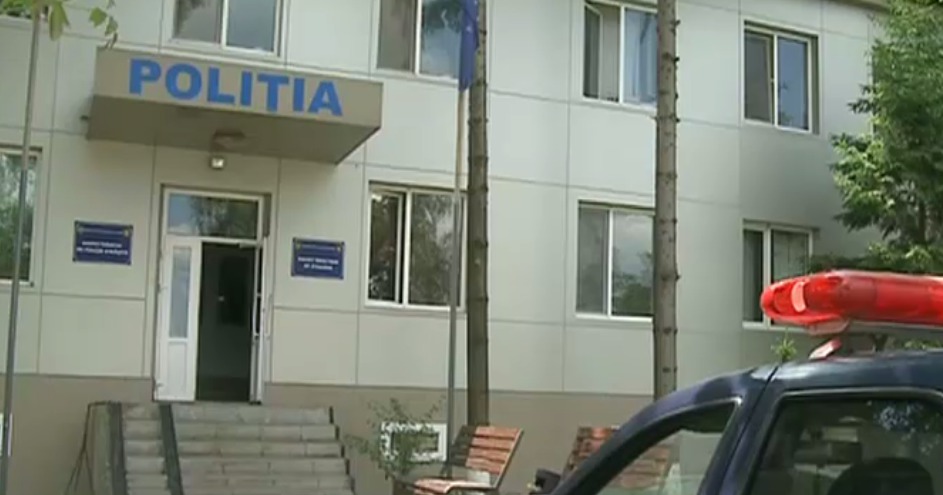 Полицейского задержали в среду за взятку в 13 с половиной тысяч евро.
