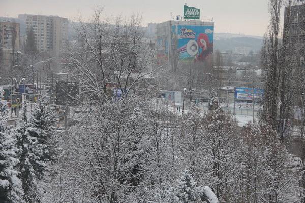 Vîntul va sufla din sud-vest, cu o viteză de 5-10 m/s, presiunea atmosferică va fi ridicată.