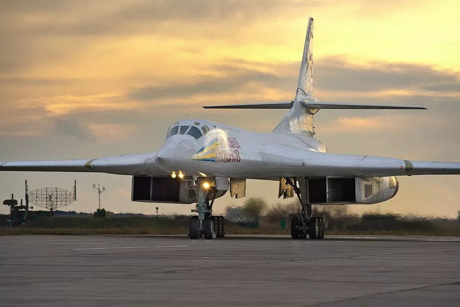 Россия развернула 16 стратегических бомбардировщиков в 200 км от Финляндии и Норвегии.