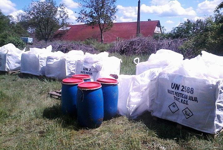 Colaboratorii Serviciului vamal au reținut la frontieră 5 tone de pesticide. Foto: newsmoldova.md