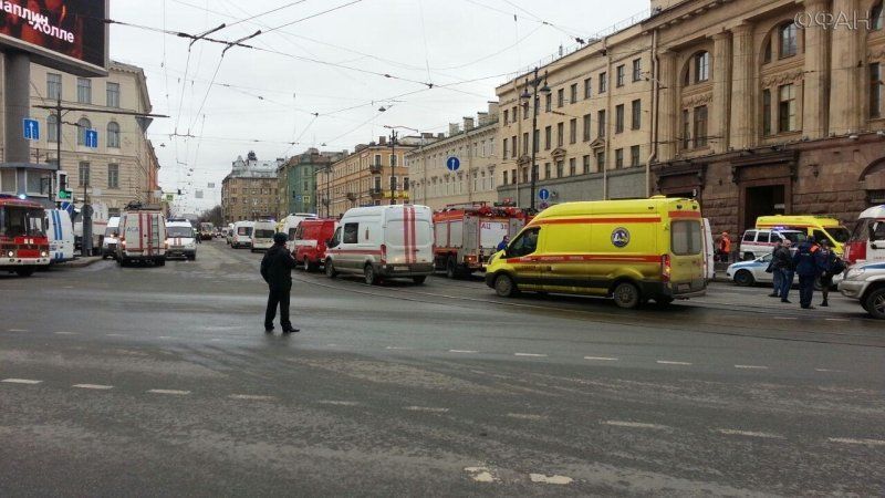 Суд Петербурга арестовал двоих подозреваемых по делу о теракте в метро.