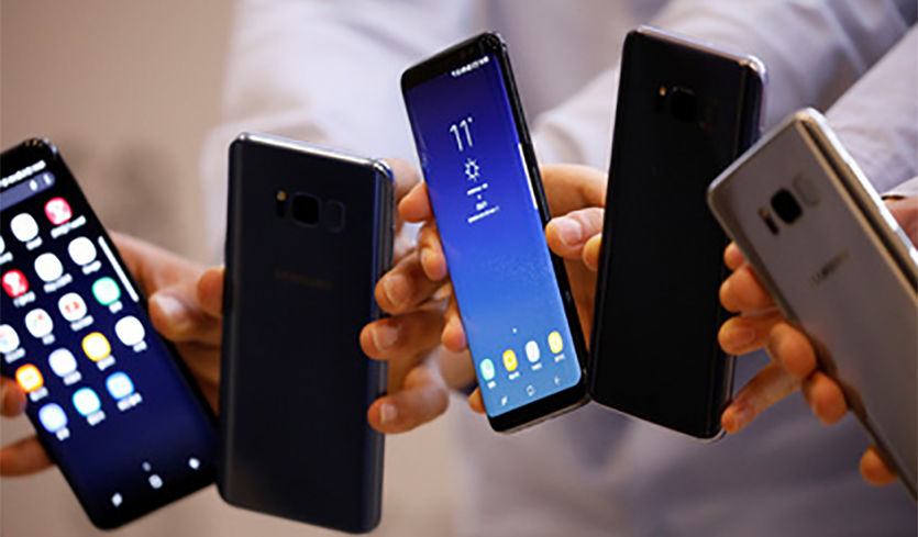 В топ-5 вошли Galaxy S10 Plus и Galaxy S10 от Samsung, которые различаются только размерами.