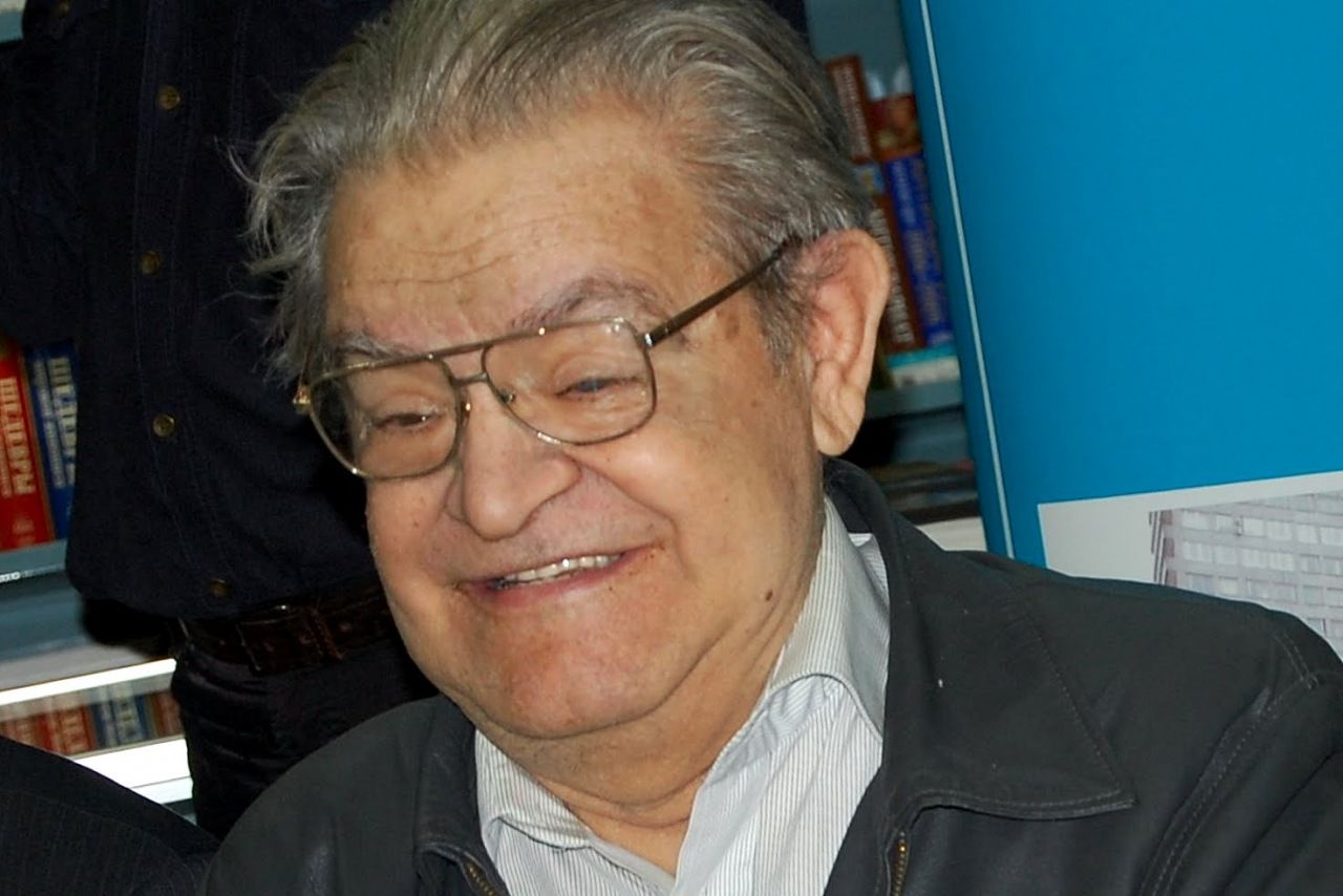 На 88 году жизни скончался писатель Фазиль Искандер.