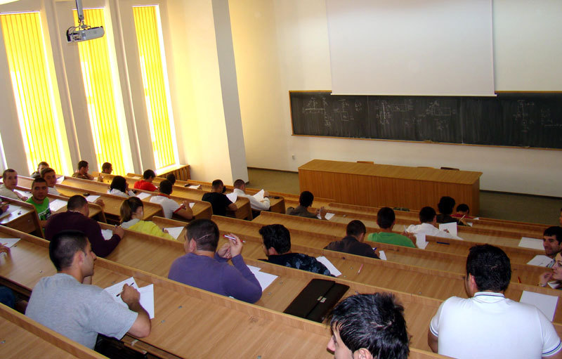 Actualmente în Cehia studiază circa 100 de cetăţeni moldoveni cu burse oferite de statul ceh.