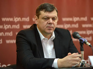 Михэеш представил подписные листы 29 сентября, однако ему было отказано в регистрации.
